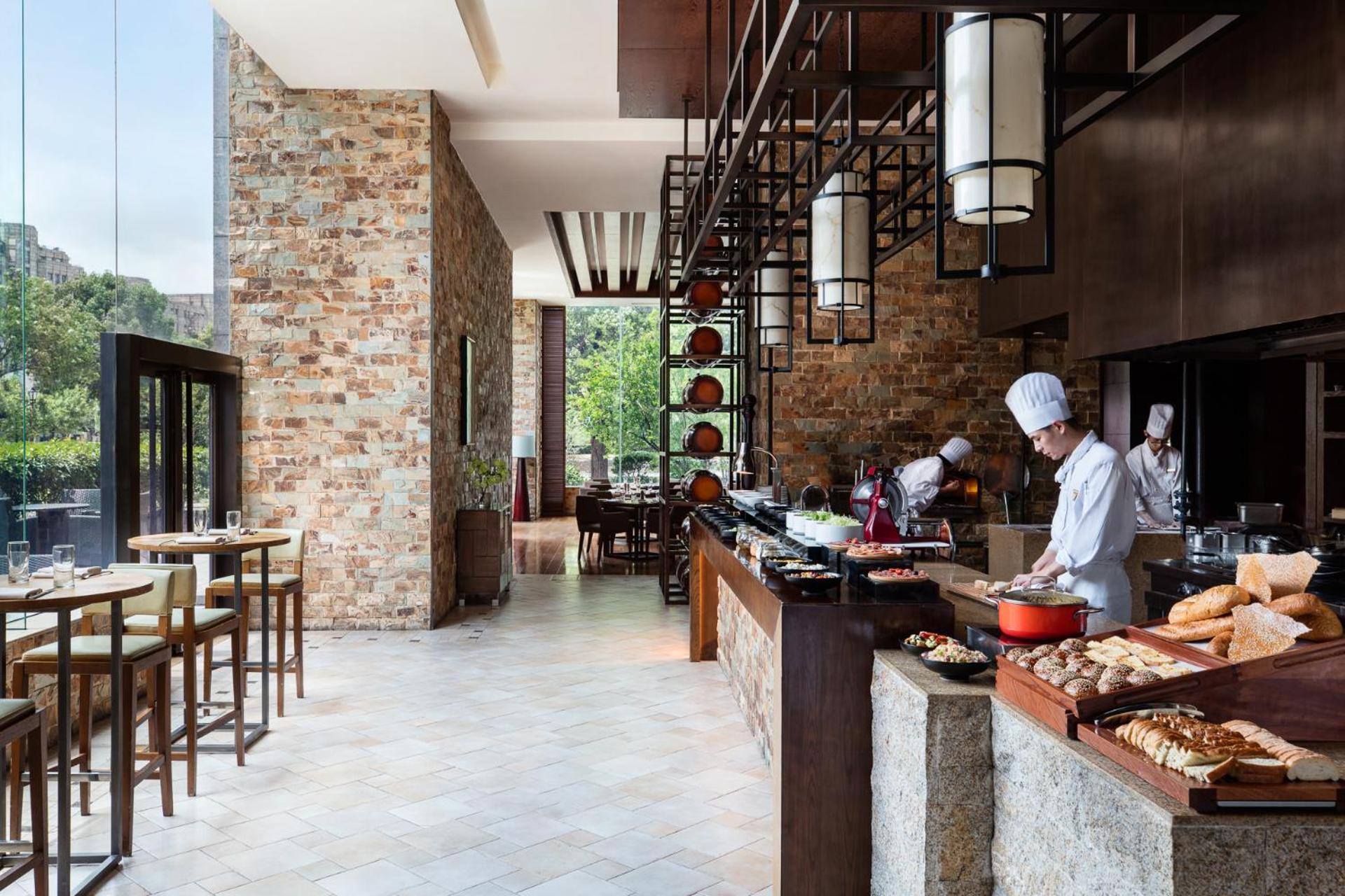 Shanghai Marriott Hotel Pudong East - Only A 30 Minute Drive From Disney Eksteriør bilde