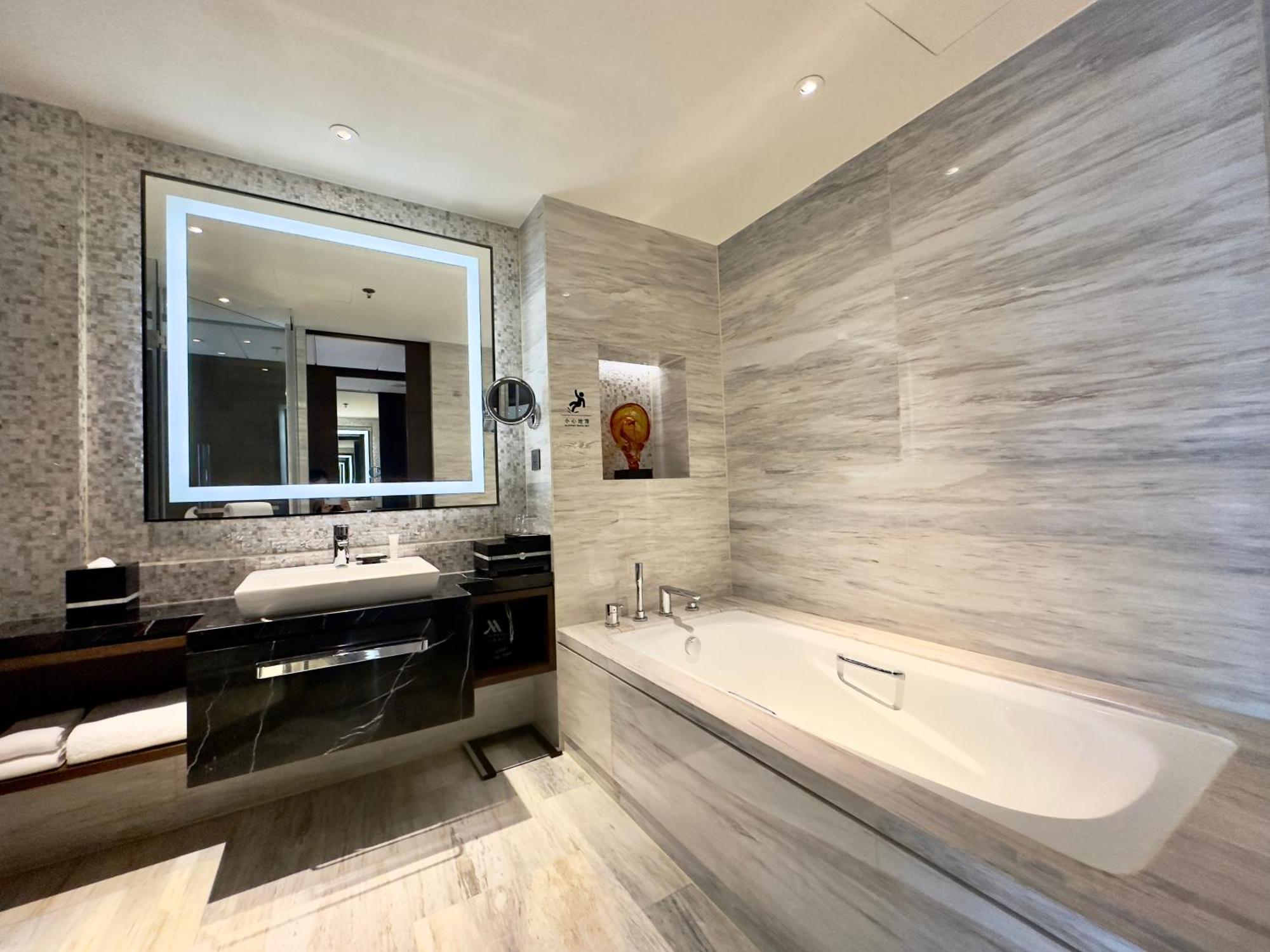 Shanghai Marriott Hotel Pudong East - Only A 30 Minute Drive From Disney Eksteriør bilde