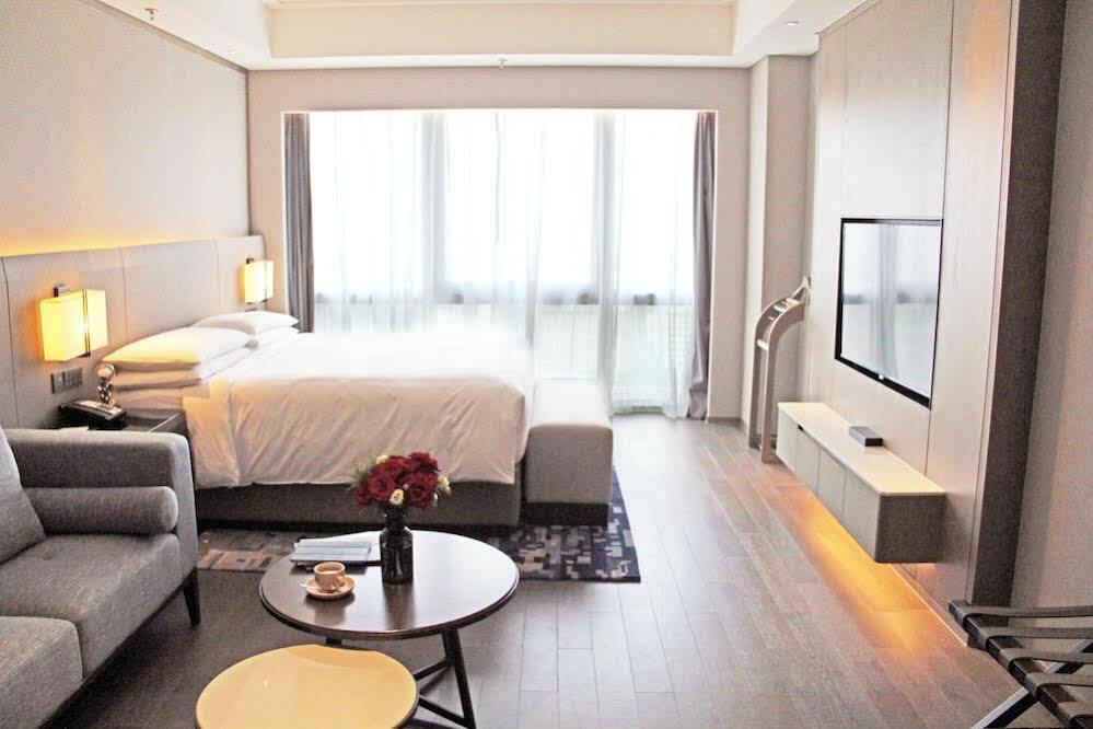Shanghai Marriott Hotel Pudong East - Only A 30 Minute Drive From Disney Eksteriør bilde